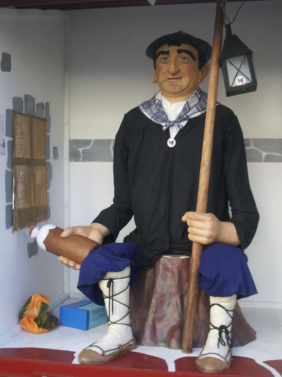 Olentzero, le dernier des jentilak devenu personnage de Noël basque, à Hendaye en 2006.